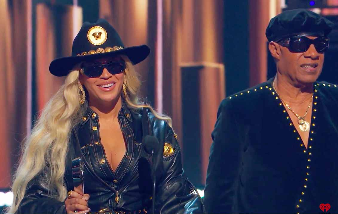 Stevie Wonder Presents Beyonce with 2024 Innovator Award