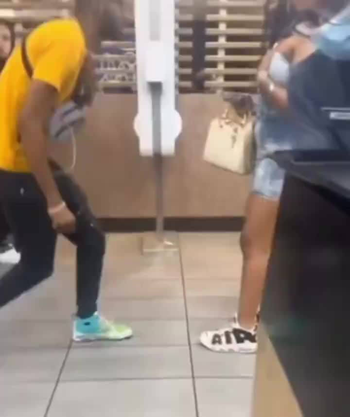 Woman freaks out after her man proposed to her at a McDonald’s😳