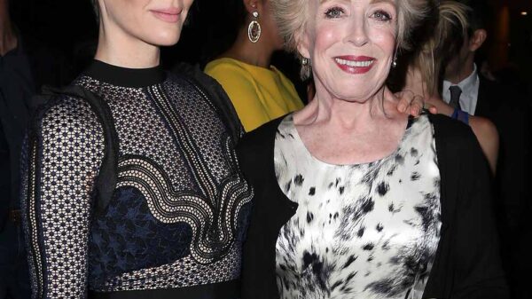 Sarah Paulson, 49, and Holland Taylor, 81, Live Separately After Dating 9 Years