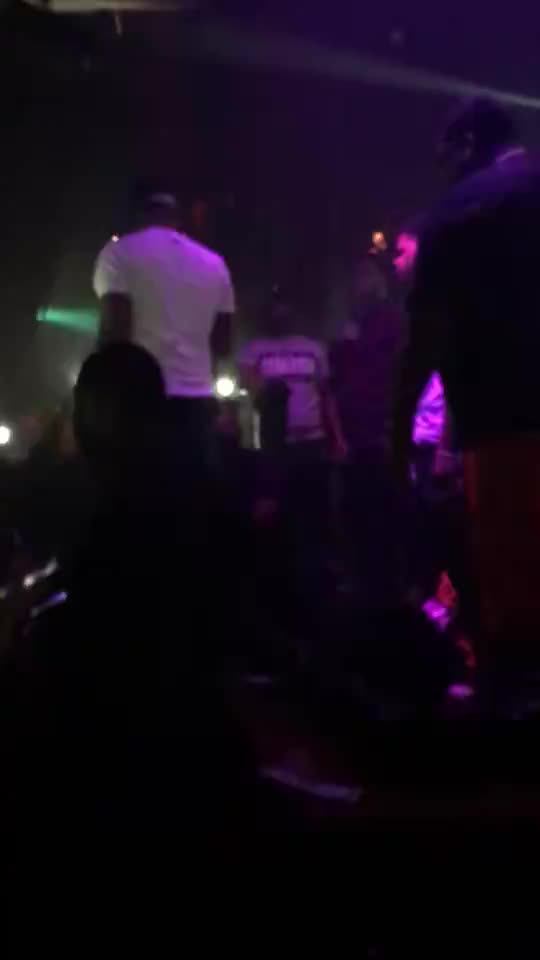 A fan tried to make it rain on Moneybagg Yo at his show