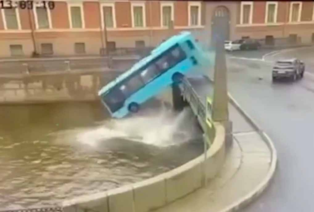 4 killed as bus plunges into river in St. Petersburg