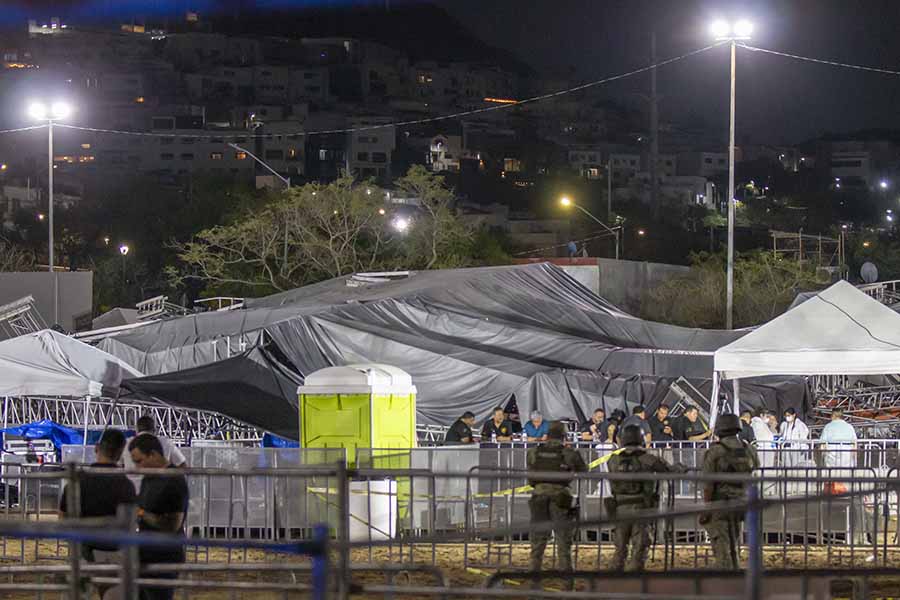 9 dead, 54 injured when stage collapses at political event