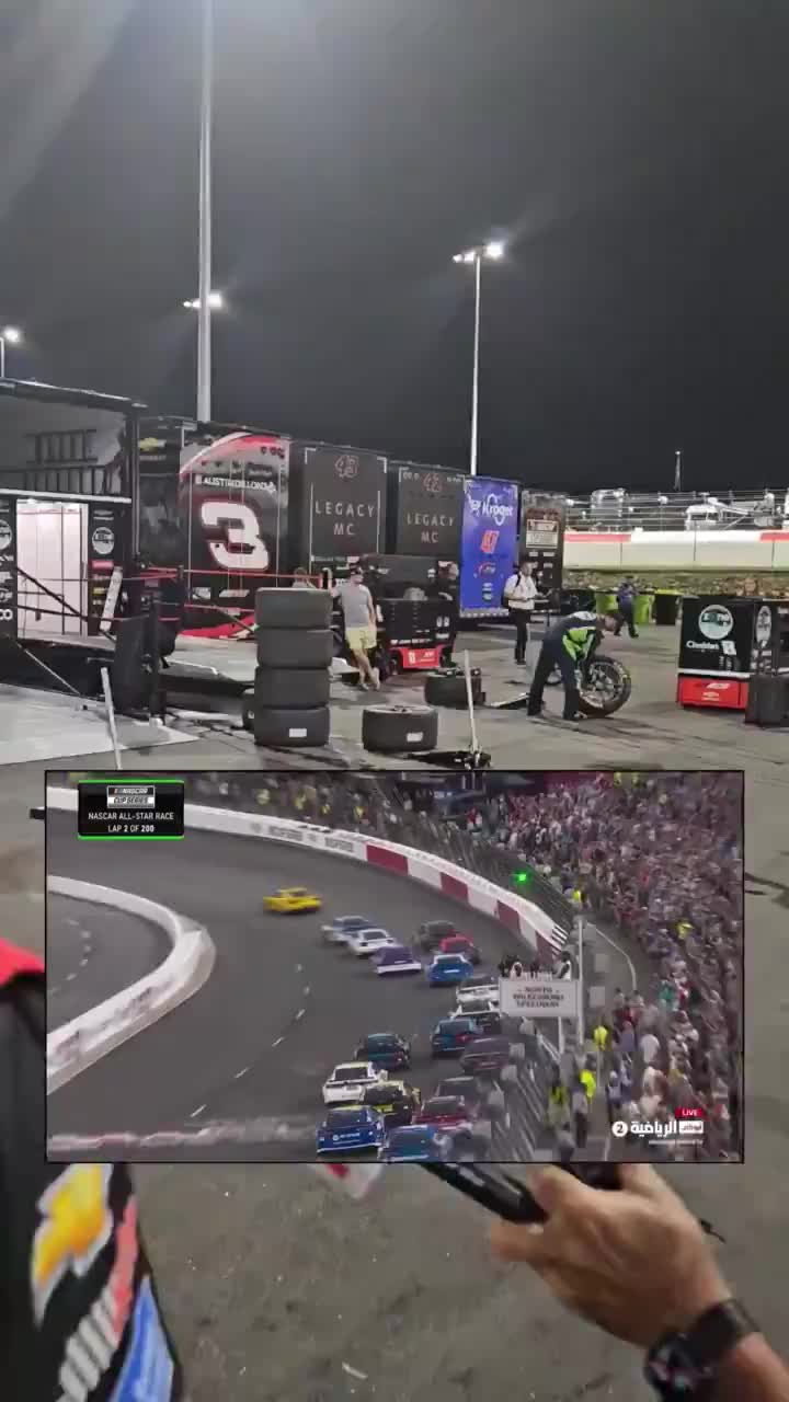 Brawl breaks out between NASCAR drivers Ricky Stenhouse Jr. and Kyle Busch