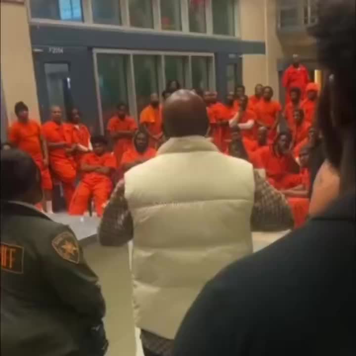 Birdman visits inmates at a New Orleans prison and promises to help them