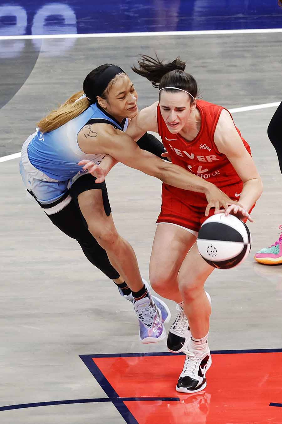 Caitlin Clark fan confronts Chicago Sky player at team hotel