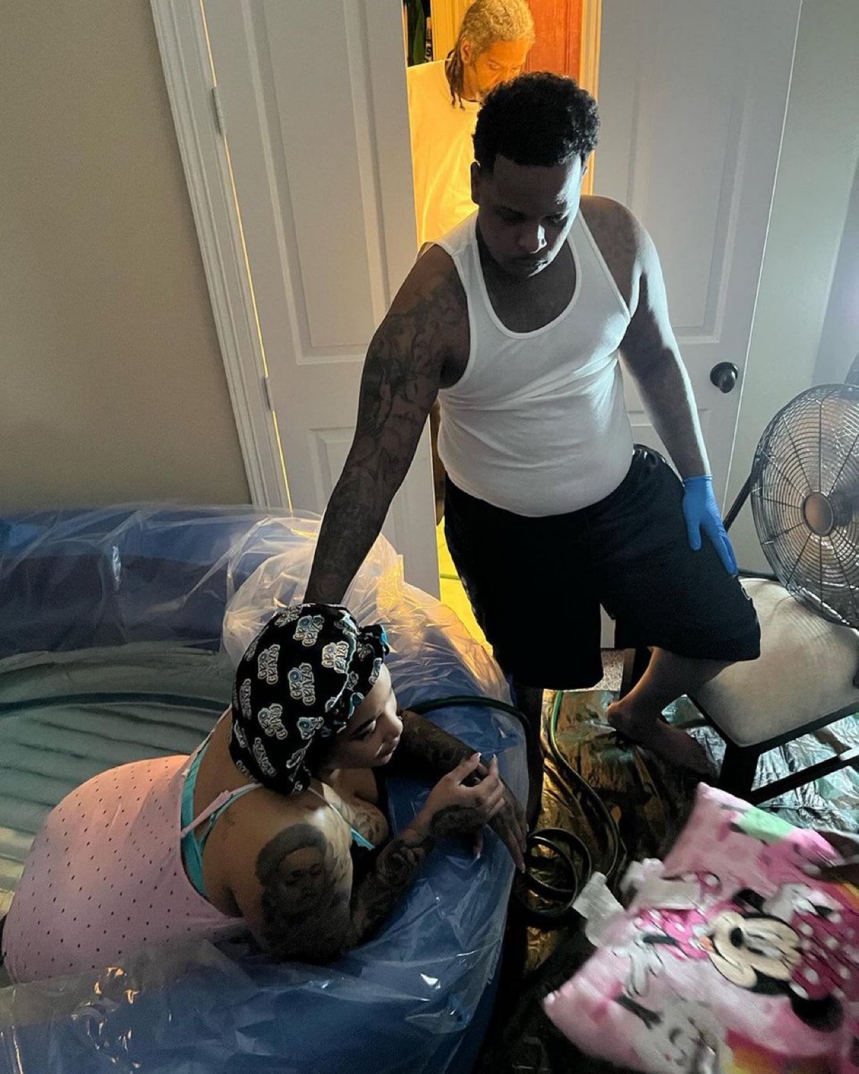 Finesse2tymes helped deliver his girlfriend’s baby in his living room