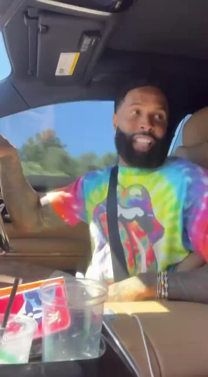 Odell Beckham Jr. vibing to Drake’s "Family Matters"