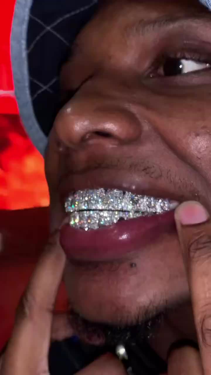 Rob49 got a new Grill and its Blinging