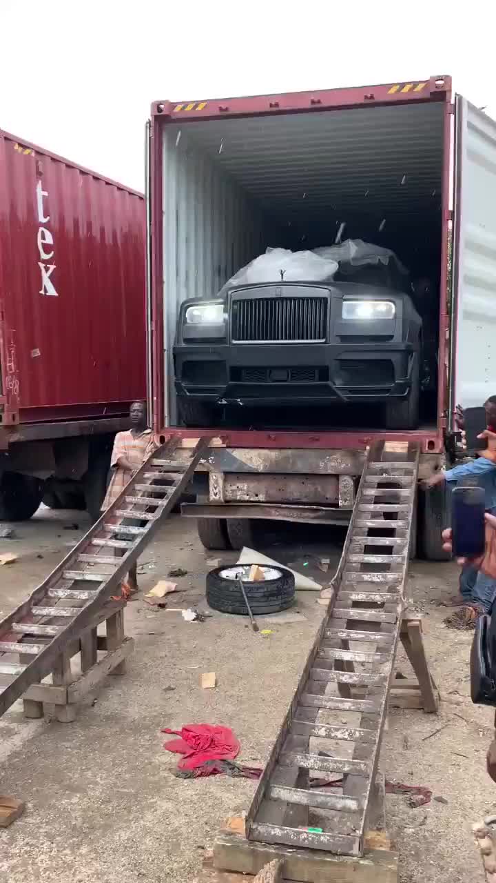 Why is a 0k car being offloaded so carelessly?