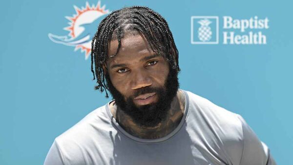 Ex NFL player Xavien Howard sent a boy nude pics of his mother