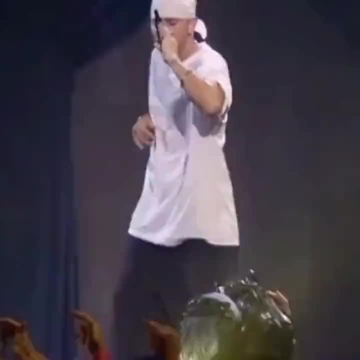 Throwback clip of Eminem performing “Forgot About Dre.”