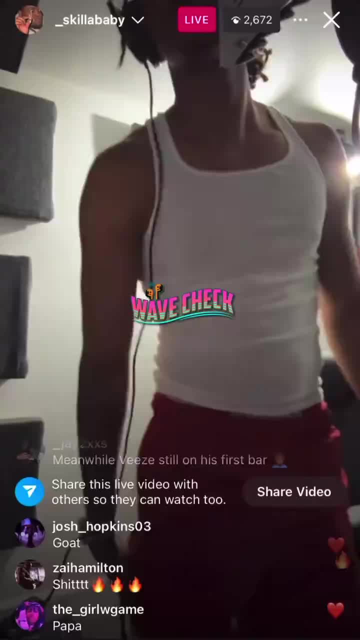 Skilla Baby showing fans his recording prcoeess