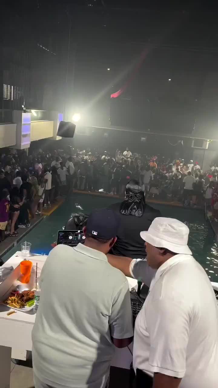 Big Fendi reacts to nobody getting in the pool at his pool party & throws 0 bills in the water