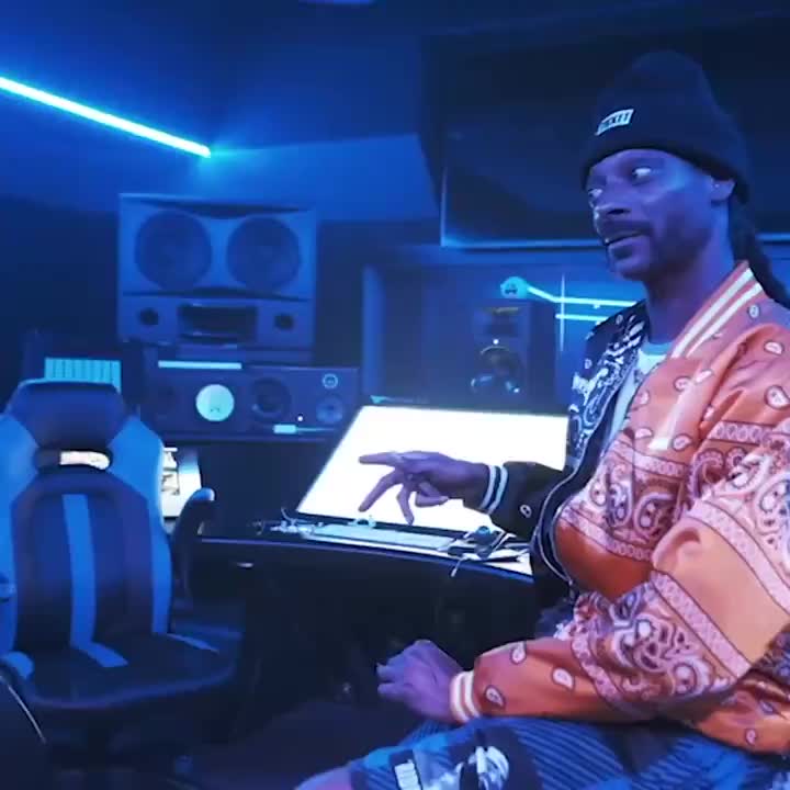 Snoop Dogg in the studio dropping gems on NBA YoungBoy & Rich The Kid about maximizing their talents