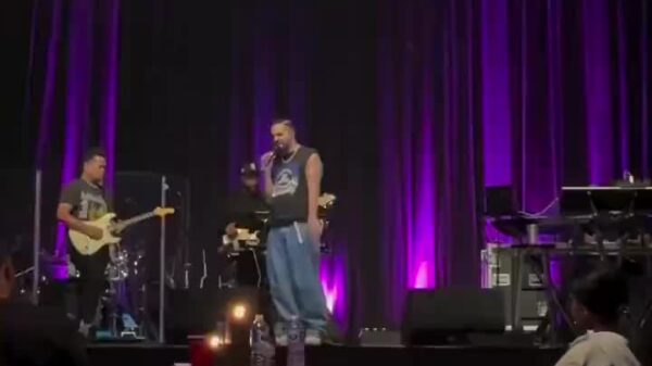 Drake rehearsing “Pipe Down” with a live band