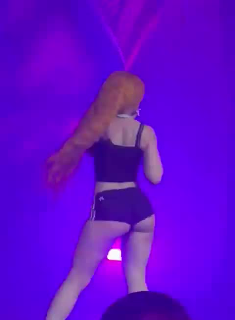 Ice Spice performing "Phat Butt" in Toronto