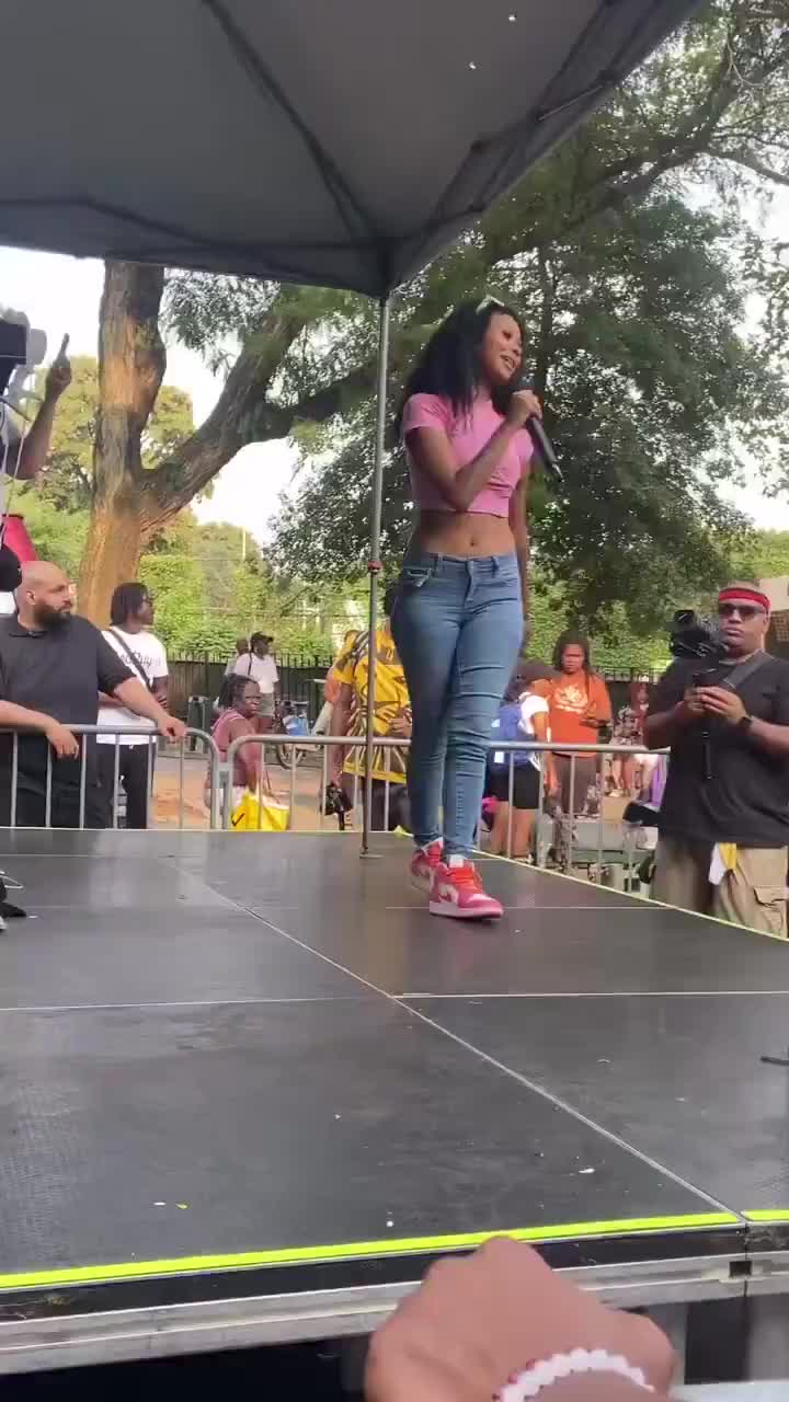 Nicki Minaj's Sister Ming is performing now