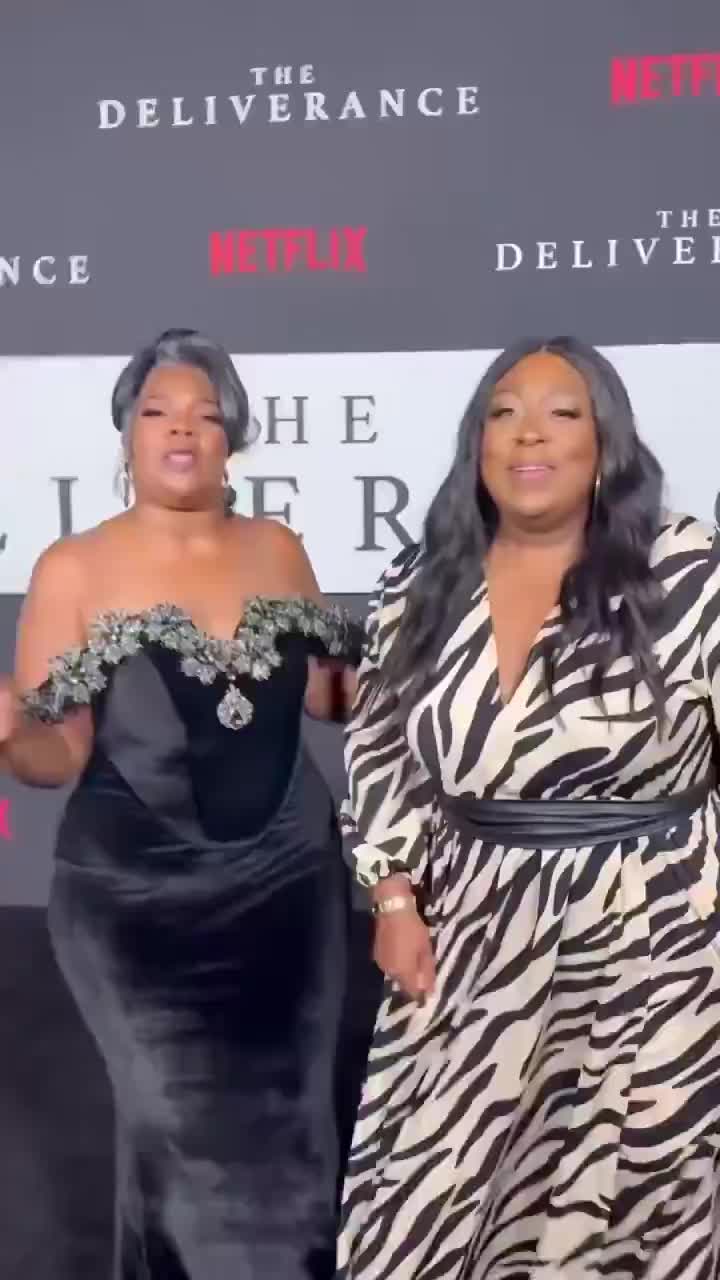 Mo’Nique and Loni Love recreate scene in ‘Soul Plane’ at premiere of “The Deliverance”