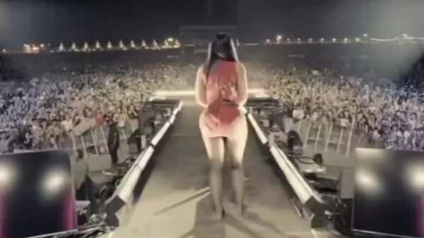 Nicki Minaj saying goodbye to her HISTORIC crowd of 220,000.