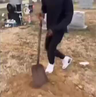 Philly Rapper Ybcdul who went viral for diggin up his opp’s grave has now been shot & killed