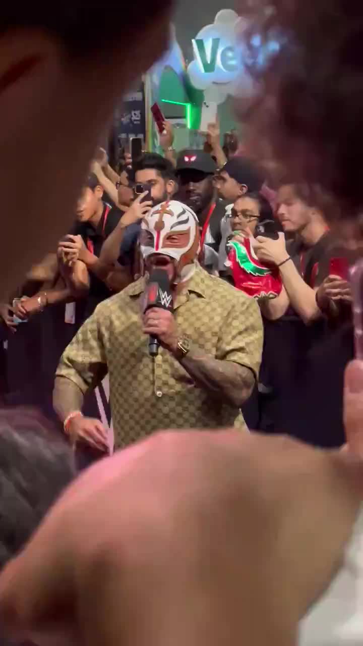 Travis Scott is wrestling with Rey Mysterio in a tag team match at Fanatics Fest