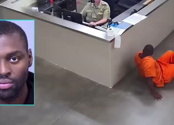 Arizona inmate caught on camera crawling past a guard into the female side of the jail to r-pe a woman