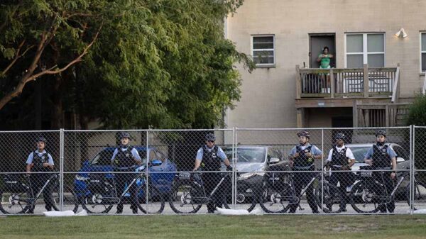 Venezuelan gang members take over building in Chicago