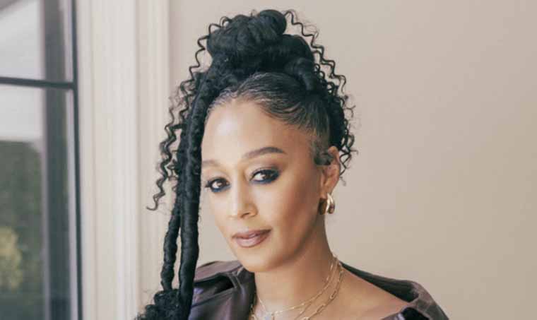 Tia Mowry Set to Star & Executive Produce in Lifetime’s “A Very Merry Beauty Salon”