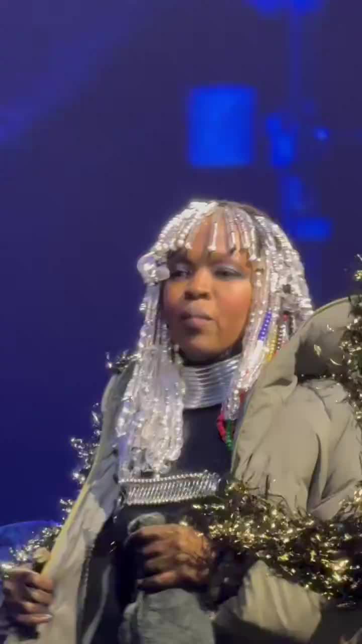 Lauryn Hill performs an acoustic version of “Ex-Factor” in Amsterdam