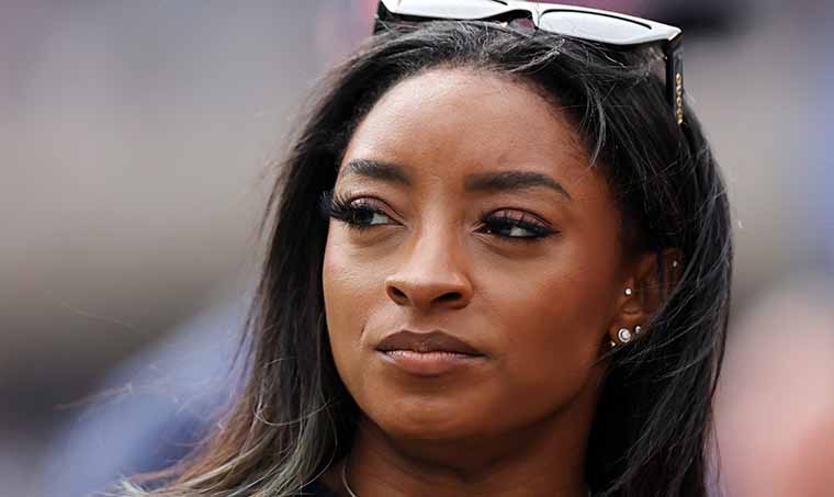 Simone Biles Vows to Keep Defending Husband Jonathan Owens from Online Trolls