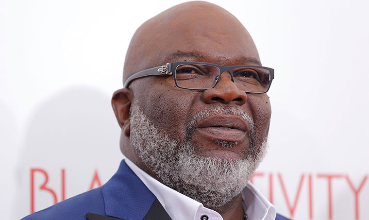 TD Jakes Suffers Health Scare On Stage During Sermon (Video) – Sandra Rose