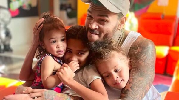 Chris Brown shares new photo with his 3 kids – Sandra Rose