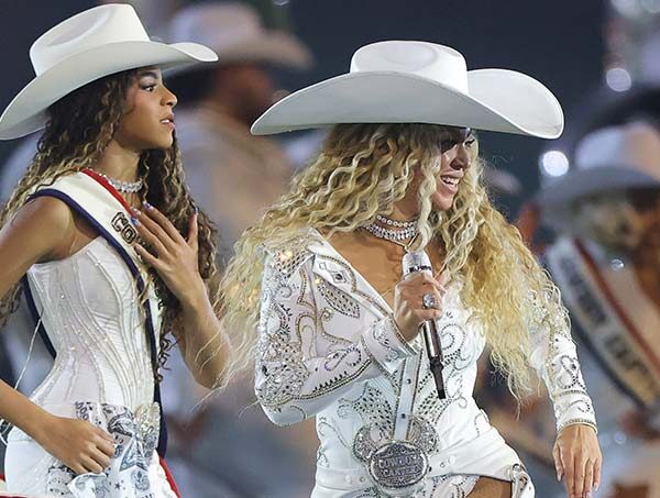 Fans Drag Beyoncé’s Netflix Christmas Day Halftime Performance (Video) – Sandra Rose