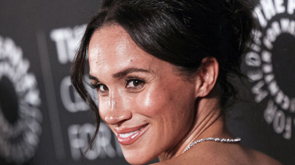 Meghan Markle Goes Makeup-Free, Wears K Diamond Necklace at Paley Honors Tyler Perry Gala – Sandra Rose