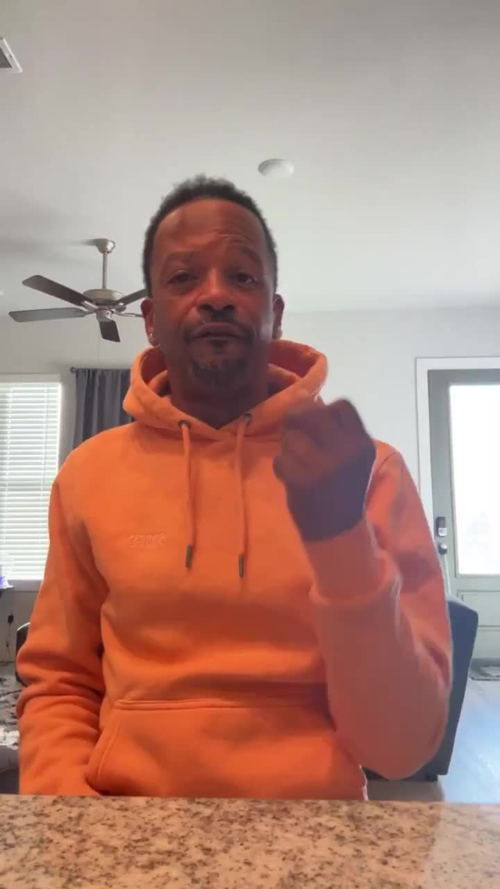 Charleston White continues to disrespect Lil Ronnie and his daughter and goes off on black people for being hypocrites!