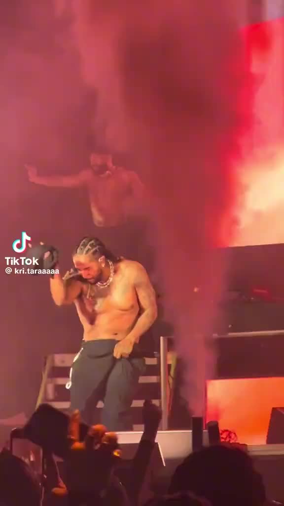 Omarion better perform! He took off the shirt and brought the A-cups out for the Millennium Tour